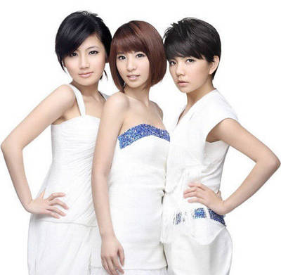 S.H.E出道15周年 一个时代的青春回响与时尚印记